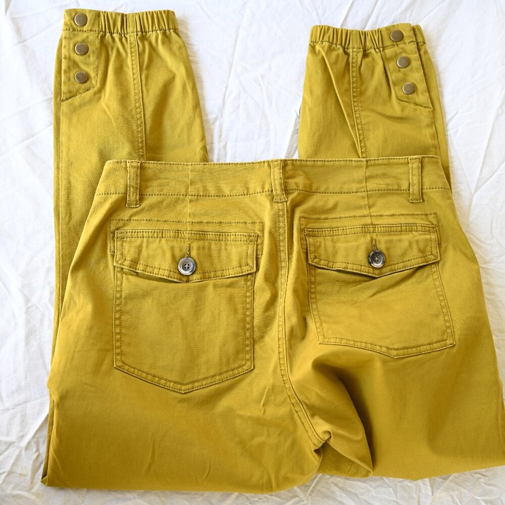 Cabi women's pant casual jogger style mustard size 6